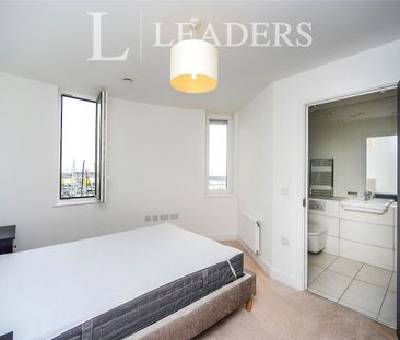 3 bedroom apartment to rent Sirius, 2 The Boardwalk, Brighton, BN2 - Photo 5