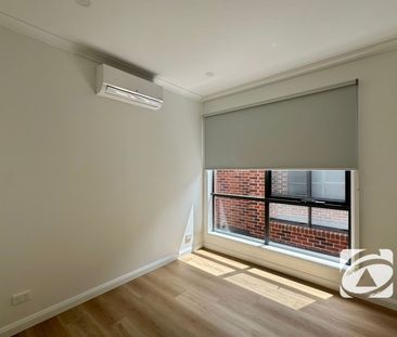 BRAND NEW MODERN HOME IN PERFECT LOCATION - Photo 6