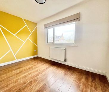 2 bedroom end of terrace house to rent - Photo 5