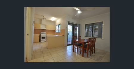 MOVE STRAIGHT IN! - Renovated 1x1 + Extras - Photo 5