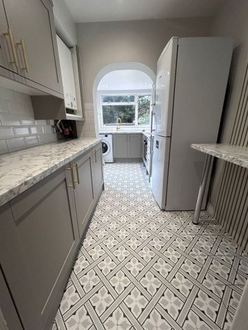 3 Bed Semi-Detached House, Grange Park Road, CR7 - Photo 3