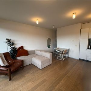 Modern Apartment in the Heart of Blackburn! - Photo 2