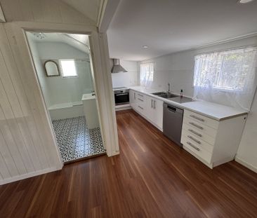 37 Frederick Street, Newtown, QLD 4305 - Photo 2