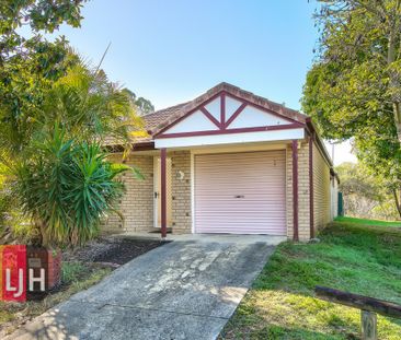 GREAT AIR CONDITIONED FOUR BEDROOM LOW SET HOME! - Photo 5