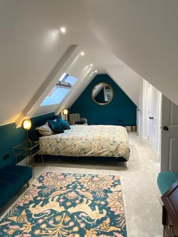 2 large rooms with en-suite bathrooms & private living room - Photo 2
