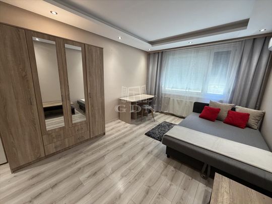 Kiadó felújított panel lakás - Szeged - Fotó 1