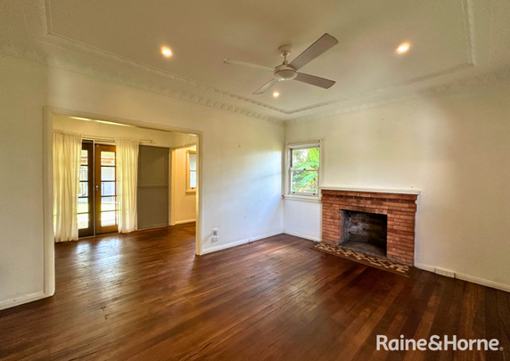 Charming Cottage - Photo 1