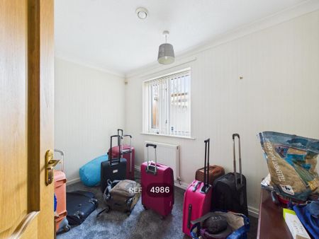 3 bedroom detached bungalow to rent - Photo 3