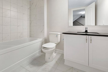 For Lease - 736 Mishi Private, Manor Park - Cardinal Glen and Area, Ontario - Photo 3