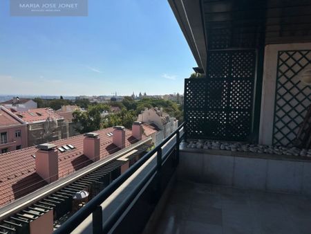 3 bedroom luxury Flat for rent in Lisbon, Portugal - Photo 4