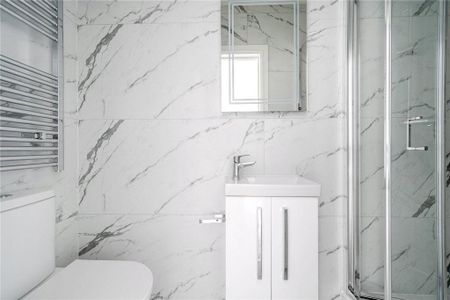 4 bedroom semi-detached house to rent - Photo 5