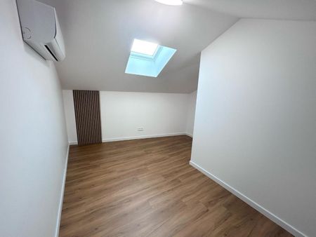 Location Appartement 4 pièces 77m² ROANNE 42300 - Photo 4