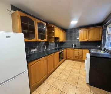 27 Crocus Street, Belfast, BT12 7AP - Photo 5