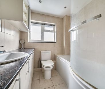 3 bedroom detached house to rent - Photo 2