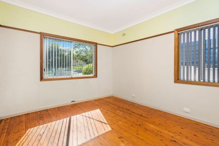 59 Ocean Street, 2500, Mount Saint Thomas Nsw - Photo 4