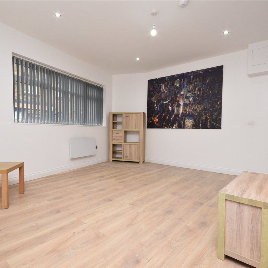 20-22, Elland Road, Churwell, Morley, Leeds, LS27 7SS - Photo 1