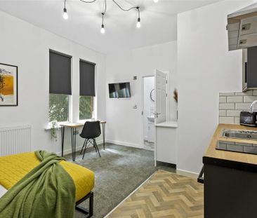 Studio to rent - Photo 2