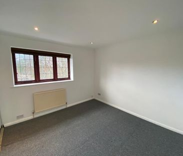 2 bedroom semi-detached house to rent - Photo 4
