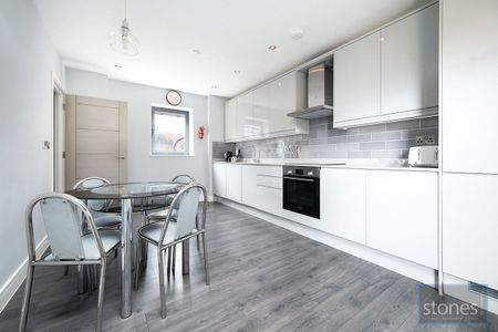 Elm Park, Stanmore - Photo 5