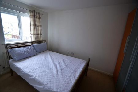 3 bedroom semi-detached house to rent - Photo 4