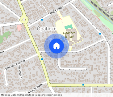 Location and convenience! - Photo 1