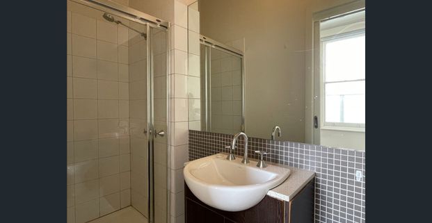 Charming One Bedroom in Heritage Gem - Photo 1