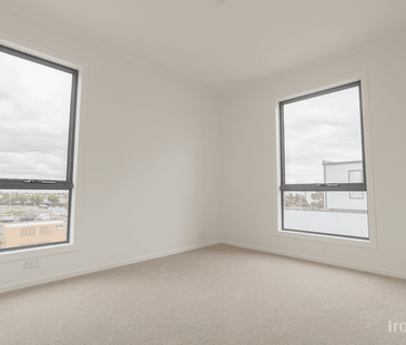 Brand New Townhome in Prime Wollert Location - Photo 2