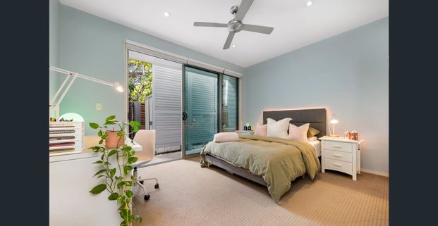 'Cutters Landing', where the River meets the Park! - Photo 1