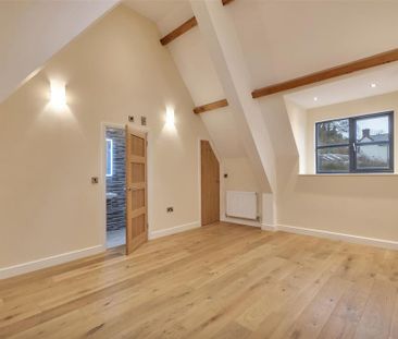 4 bedroom semi-detached house to rent - Photo 3