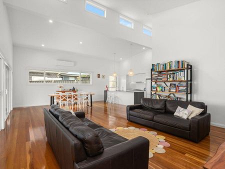 A LIFESTYLE OF COMFORT AND COASTAL CHARM - Photo 2