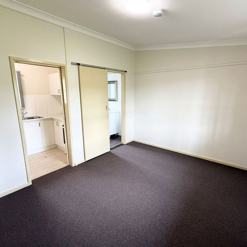 Studio Apartment - Photo 1