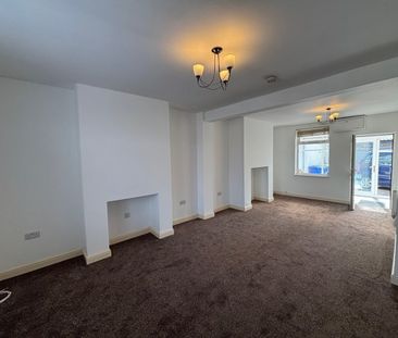 Lowgates, Chesterfield, S43 - Photo 2