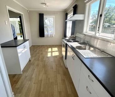 Sunny Glenholme - Photo 1