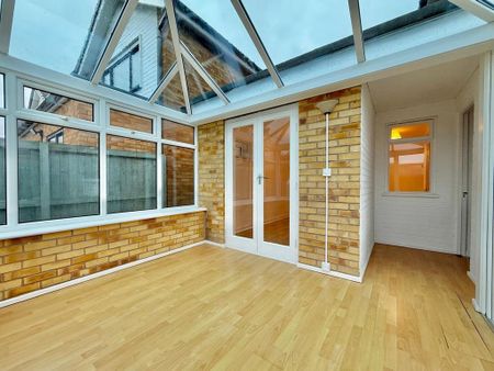 4 bedroom link detached house to rent - Photo 2