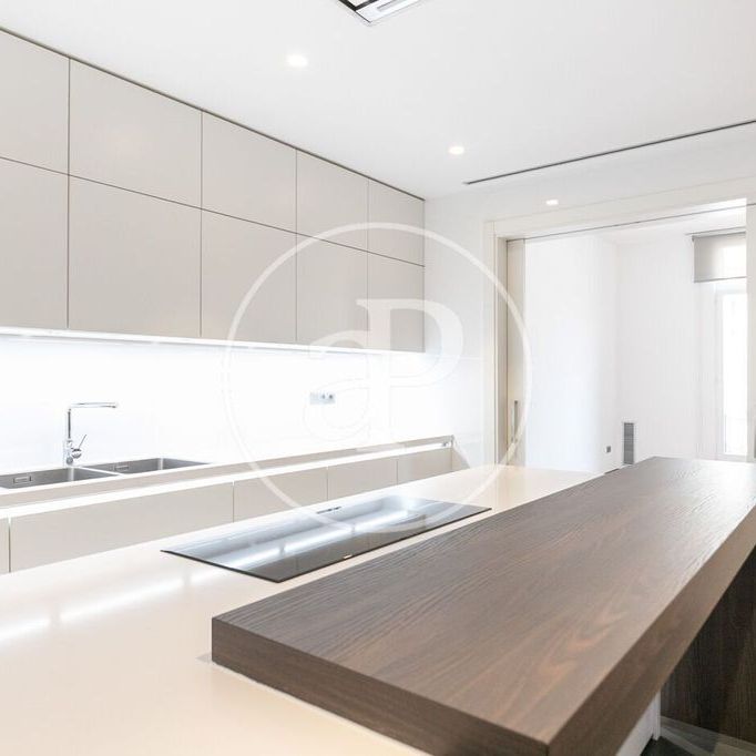 Luxury Flat for rent in Barcelona, Catalonia - Photo 1