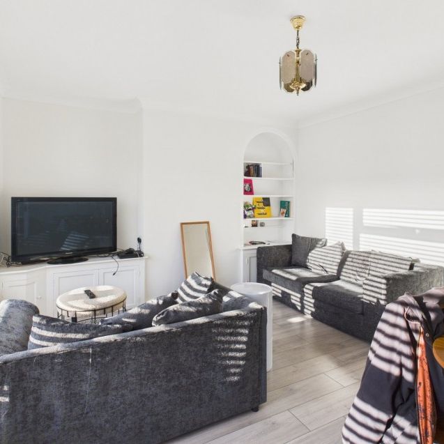 Rowan Close, Beaconsfield,HP9 - Photo 1