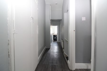2 Bedroom Apartment - Photo 3