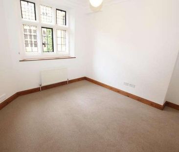 Woking, Surrey, GU22 - Photo 2