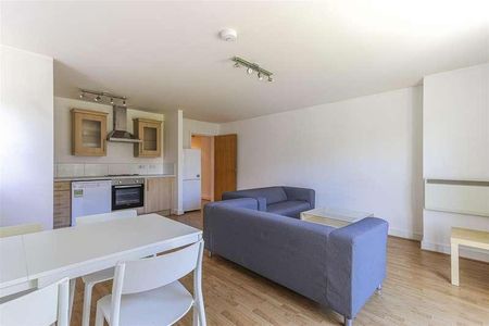 Central Court, Roath, CF24 - Photo 2