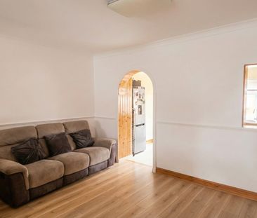 Room in a Shared House, Stokes Road, E6 - Photo 1