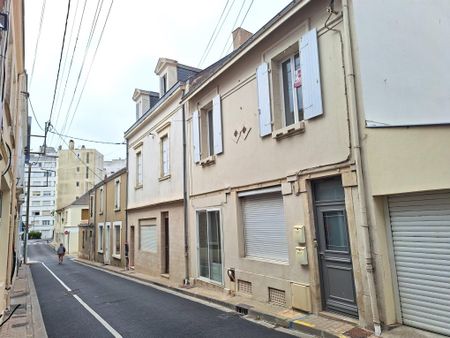 Location Appartement 3 pièces 47m² LES SABLES D OLONNE 85100 - Photo 2