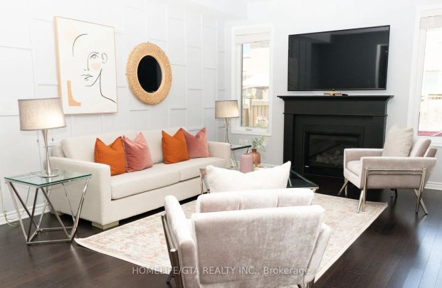 1069 Foxtail Crescent - Photo 1