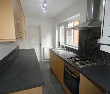 2 bed flat to rent in St Vincent Street, South Shields, NE33 - Photo 1