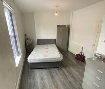 4 bedroom terraced house to rent - Photo 2