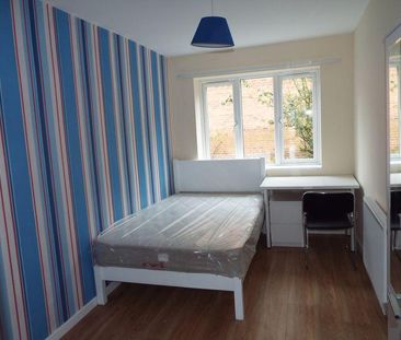 1 bedroom in a house share to rent - Photo 4
