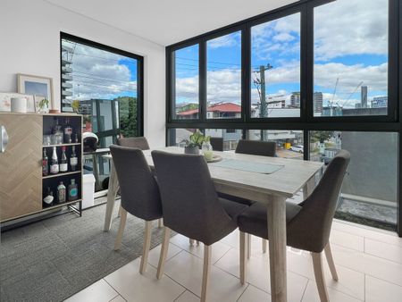 $590.00 1 BEDROOM - Photo 2