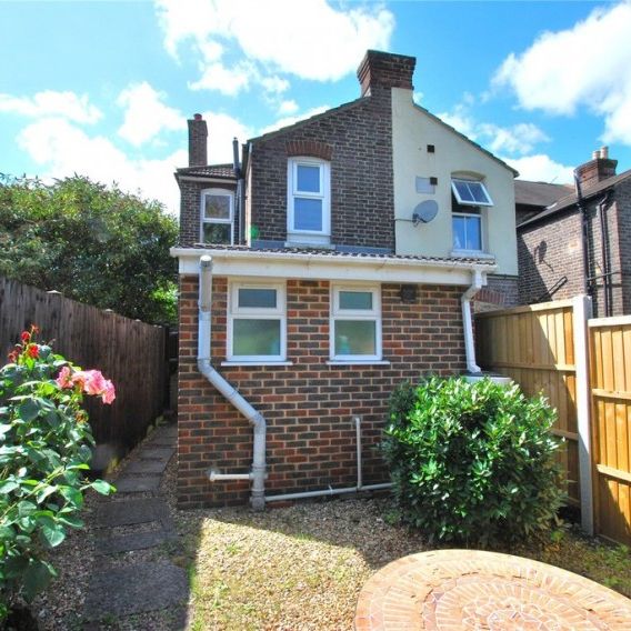 Walnut Tree Close, Guildford - Photo 1