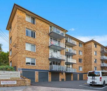 Fully Furnished Two Bedroom Unit - Photo 4