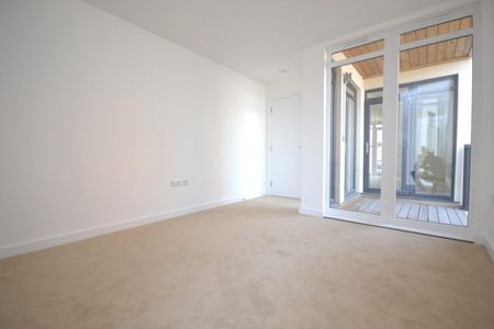 1 bedroom Flat To Let - Photo 4