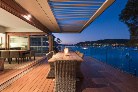Prestigious Deep Waterfront Residence - Photo 4